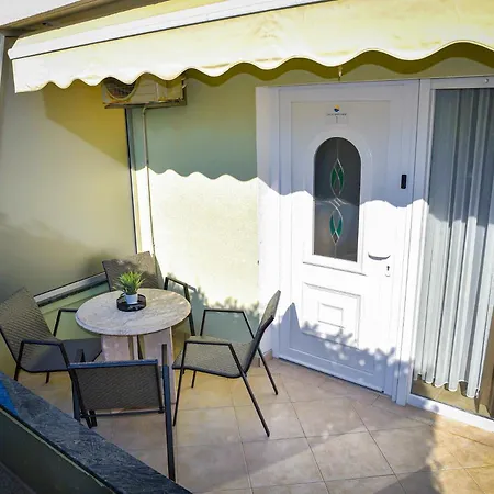 Locus Apartments Petrcane Exterior photo