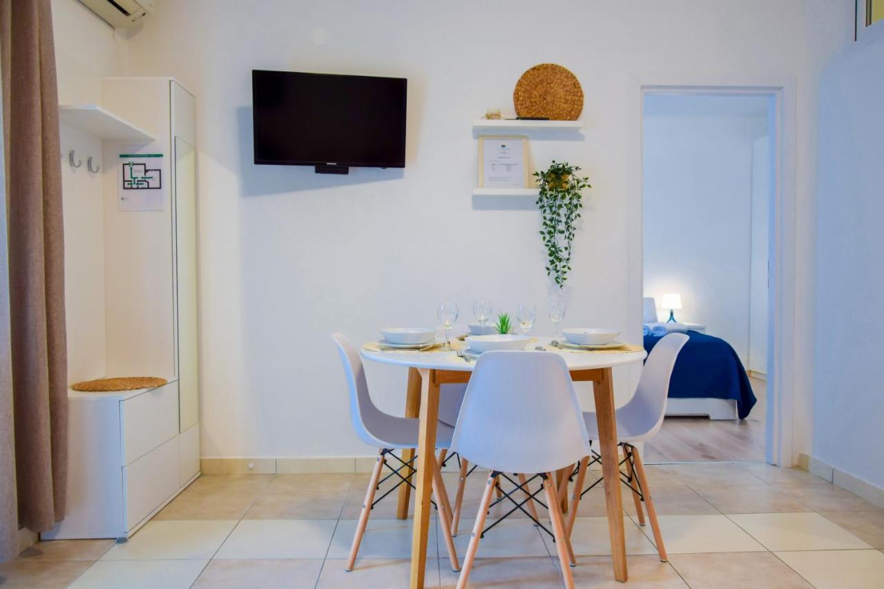 Locus Apartment *