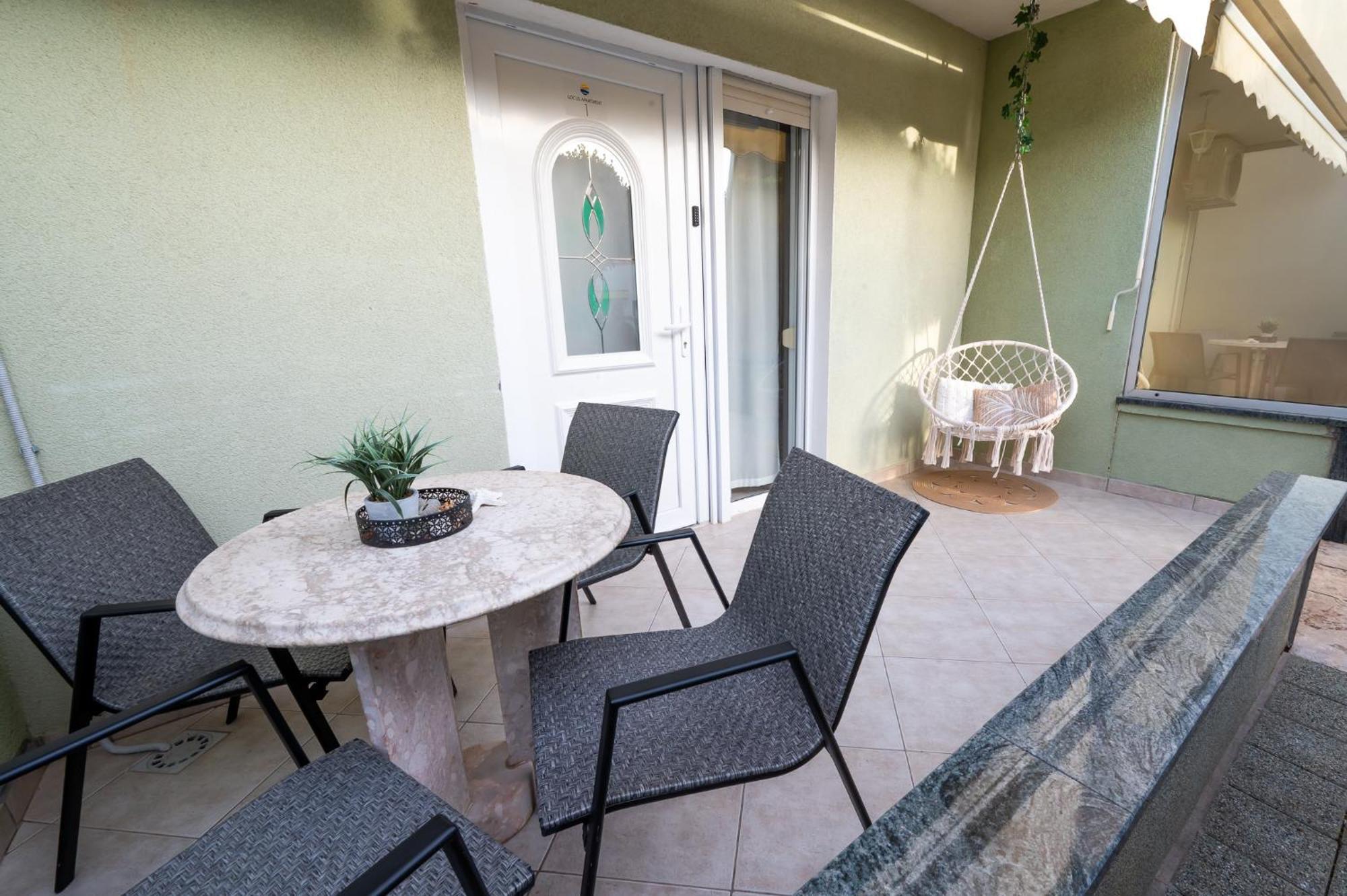 Apartment Locus