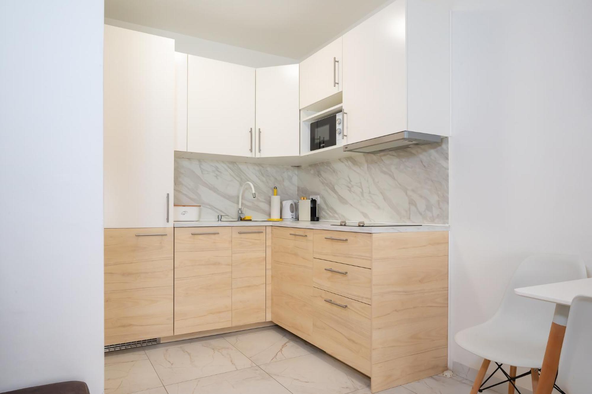 Apartment Locus *