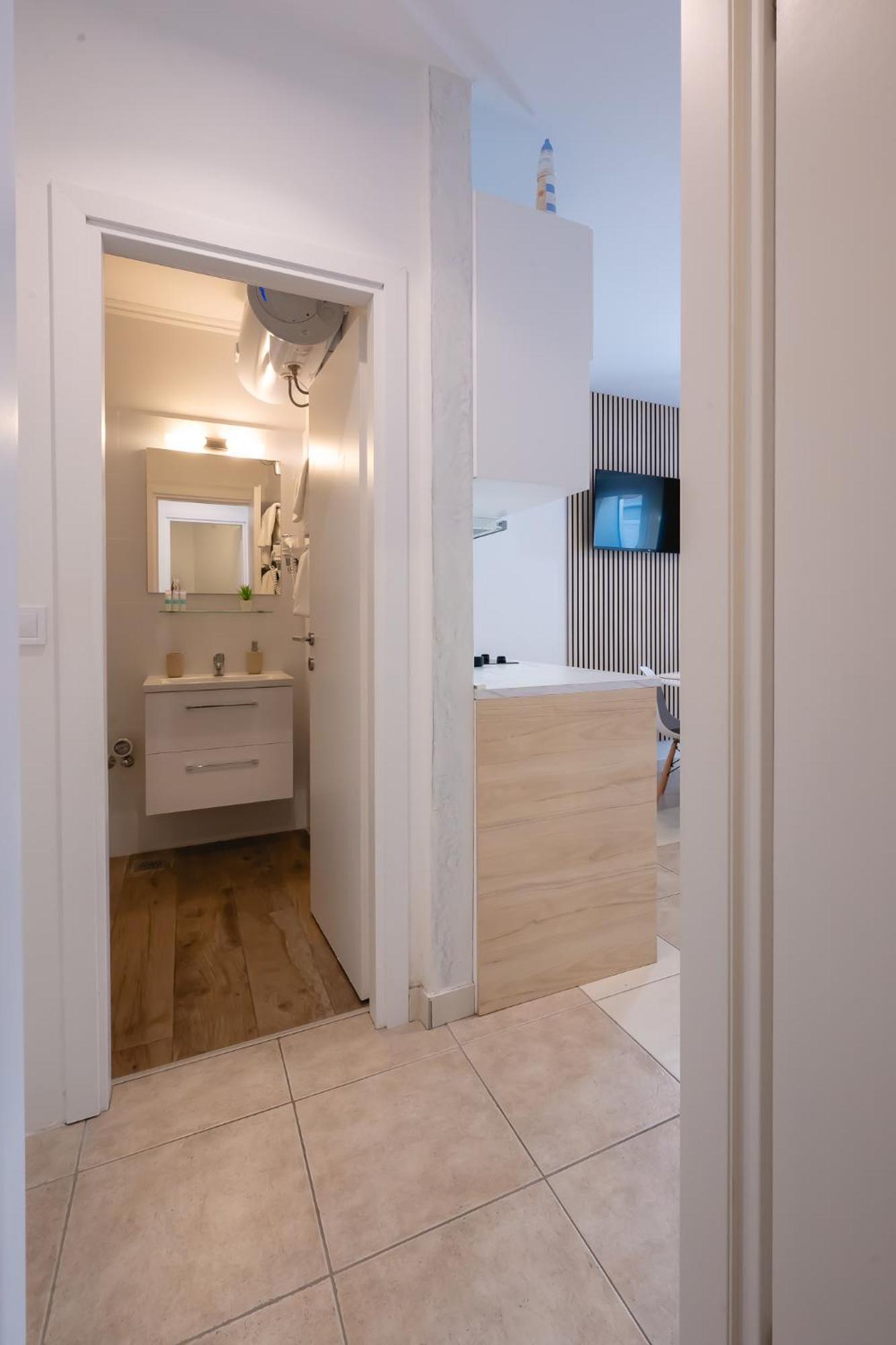 Apartment Locus
