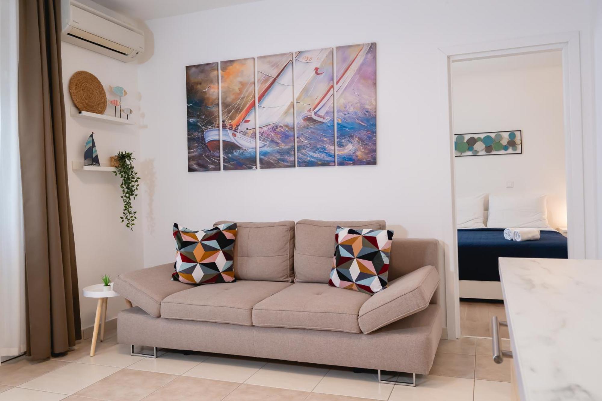 Locus Apartment *