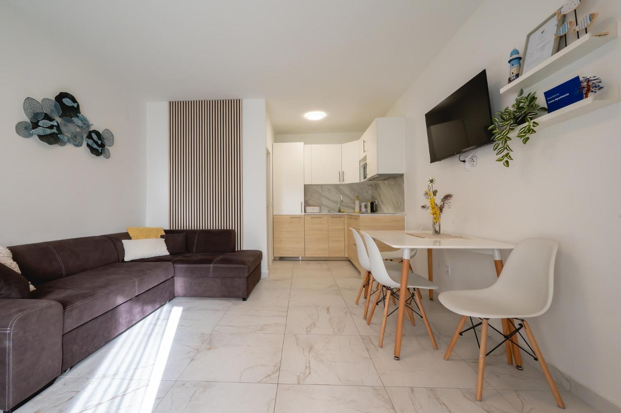 Apartment Locus *